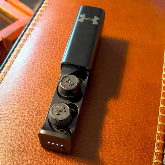 NEVER USED JBL X Under Armour waterproof sport earbuds - Picture 1 of 7